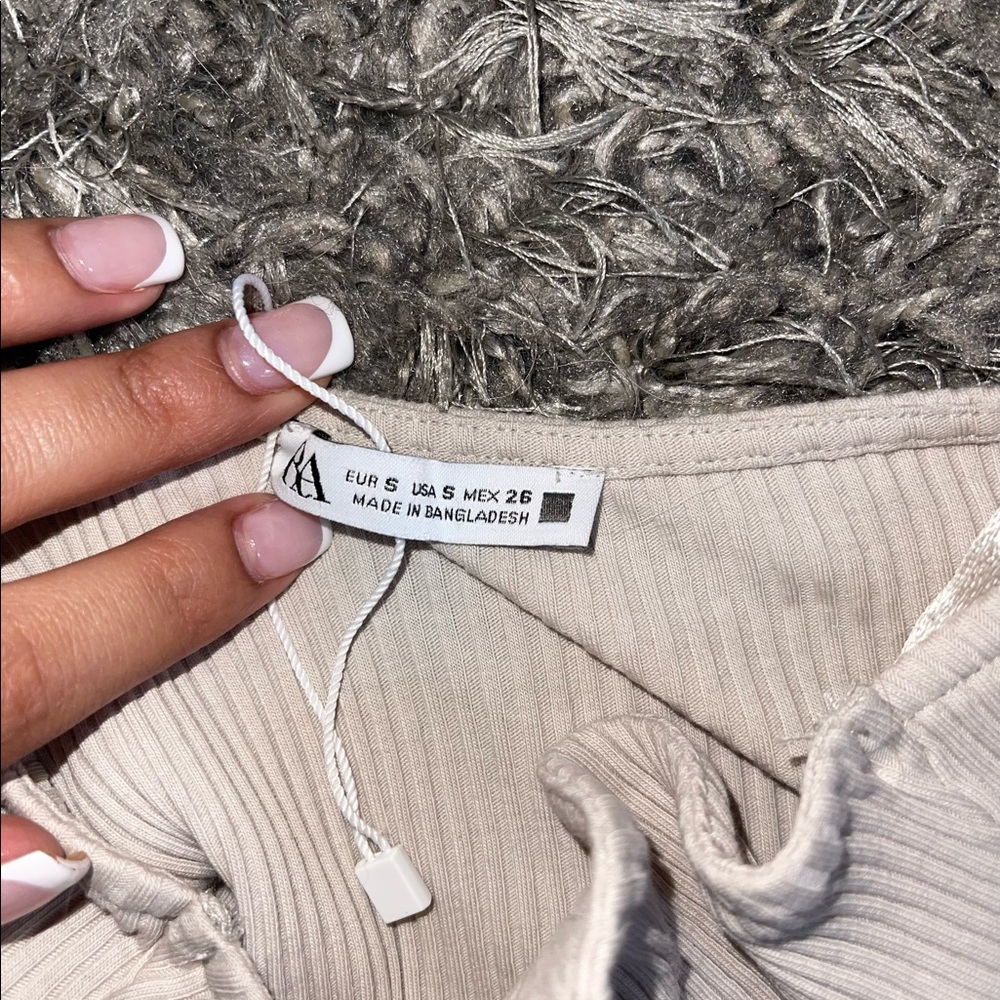 Zara Basic Ribbed Halter Top - Picture 3 of 5